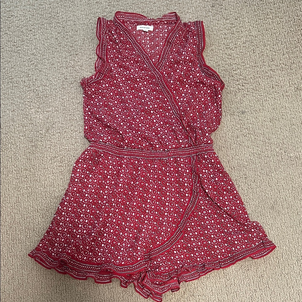 Max Studio Red Patterned Top